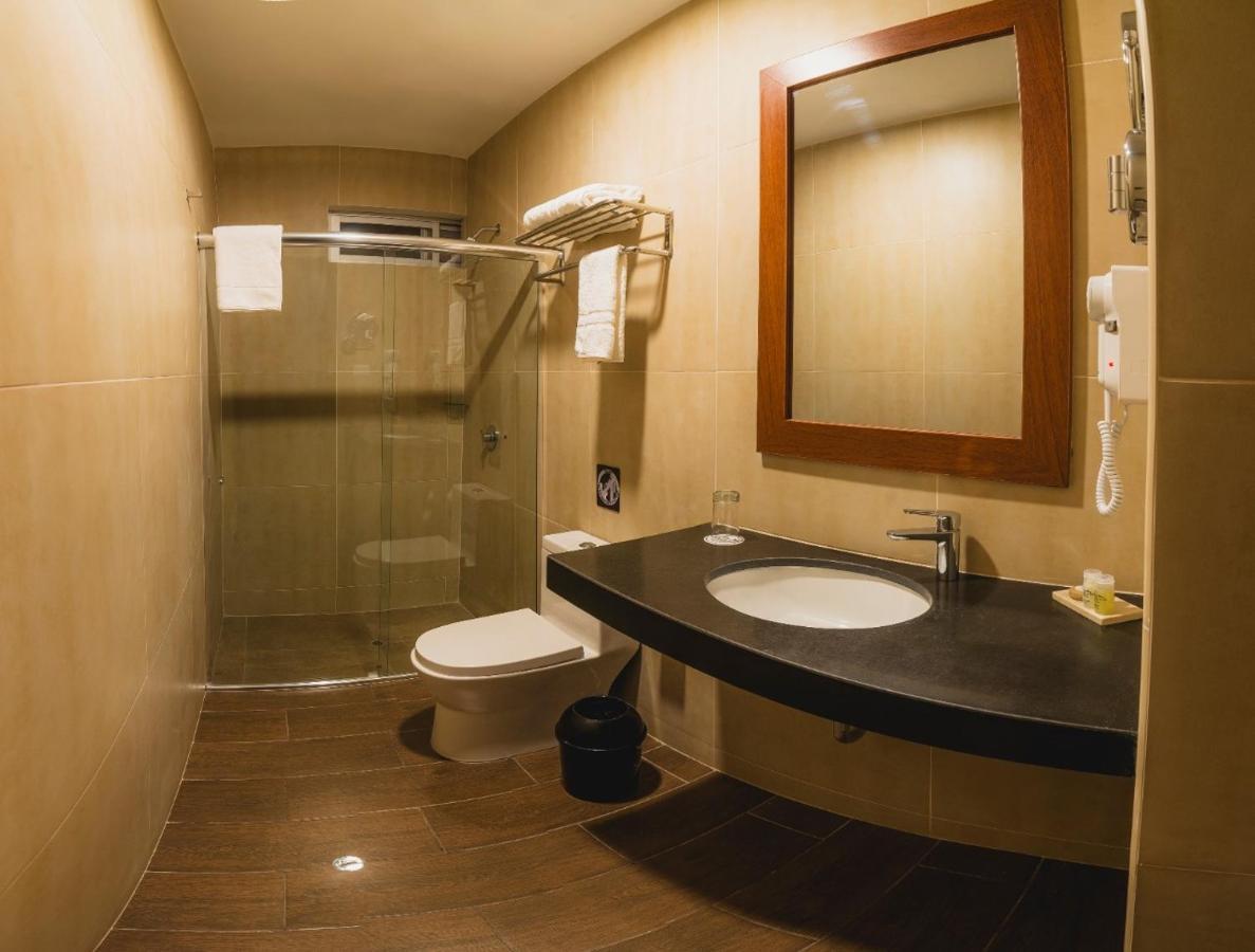 Cordillera Hotel Уарас Екстериор снимка